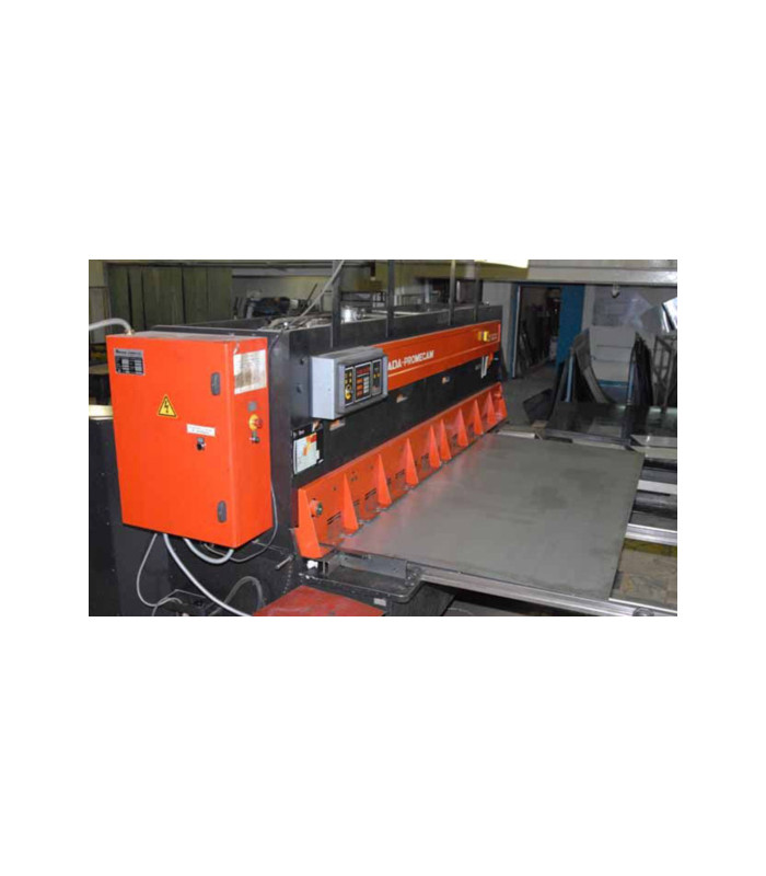 Рубка листа металлического гильотиной